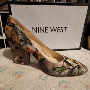 Brand New Never Worn heels size 10